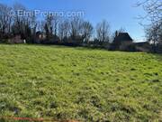 Terrain à SAINT-POMPONT