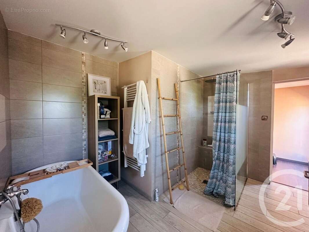 Maison à BAYON-SUR-GIRONDE