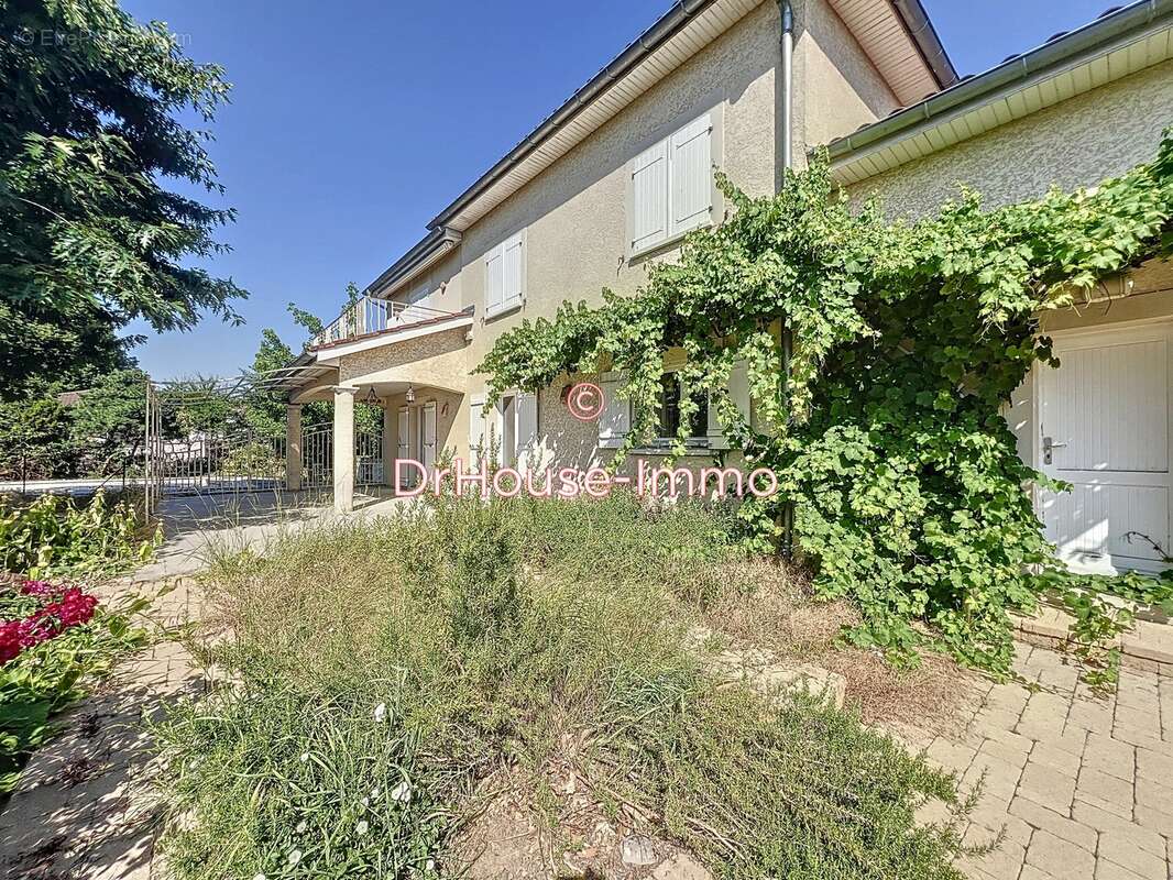 Maison à CHAZAY-D&#039;AZERGUES