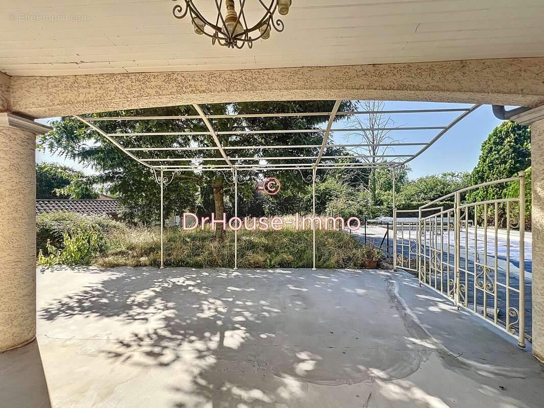 Maison à CHAZAY-D&#039;AZERGUES