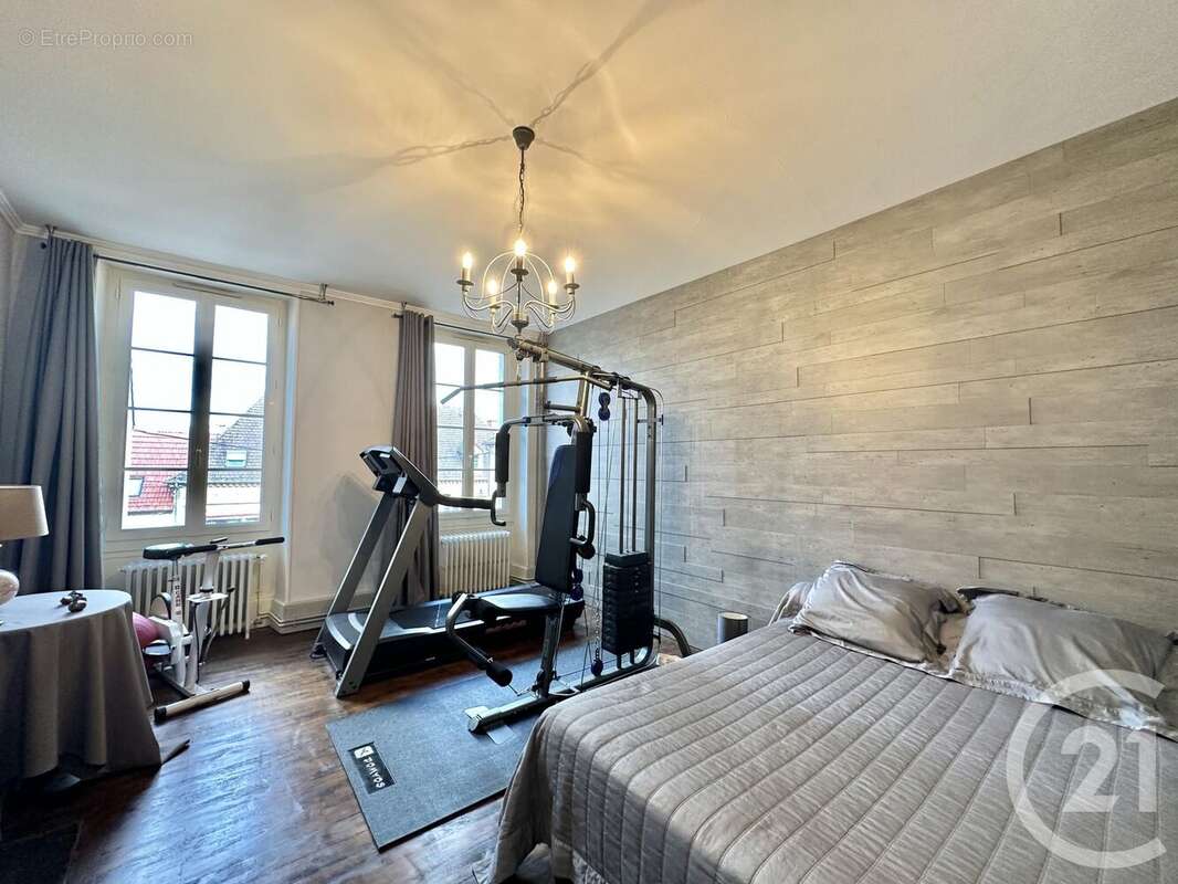 Maison à DOMPIERRE-SUR-BESBRE