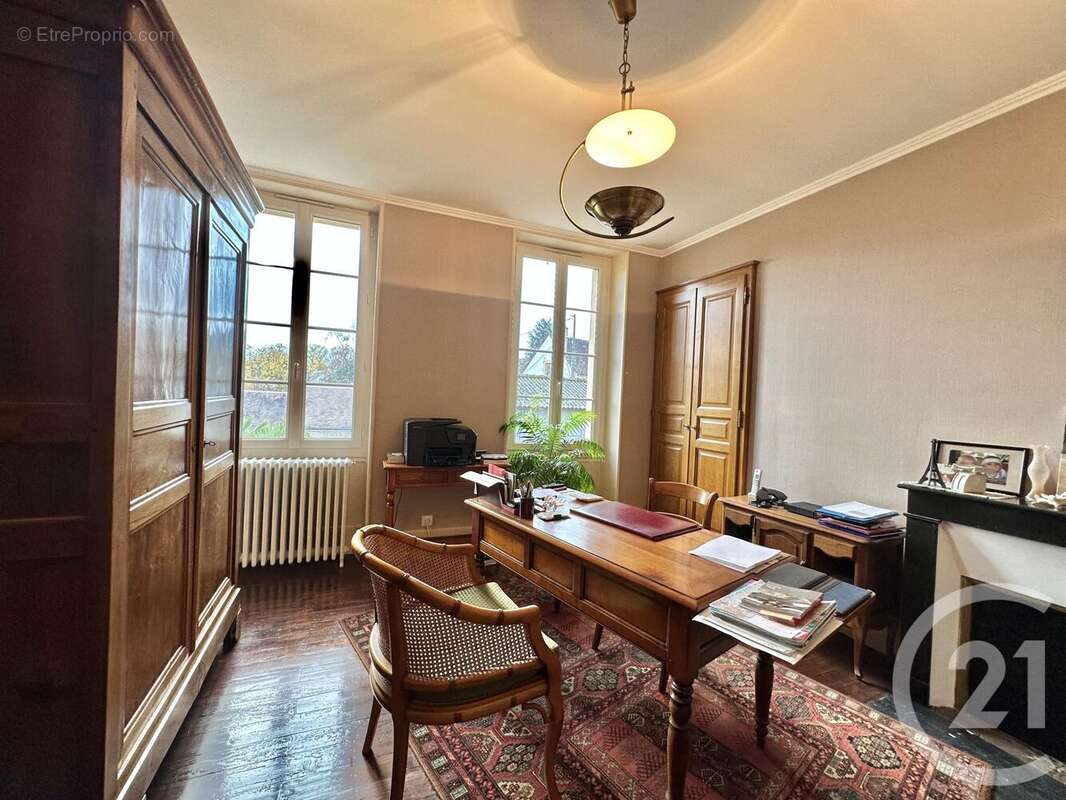 Maison à DOMPIERRE-SUR-BESBRE