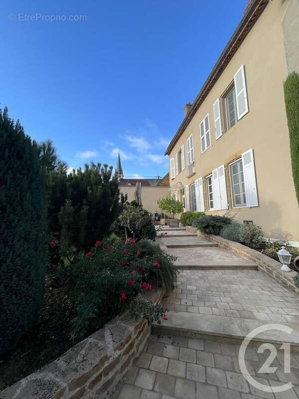Maison à DOMPIERRE-SUR-BESBRE