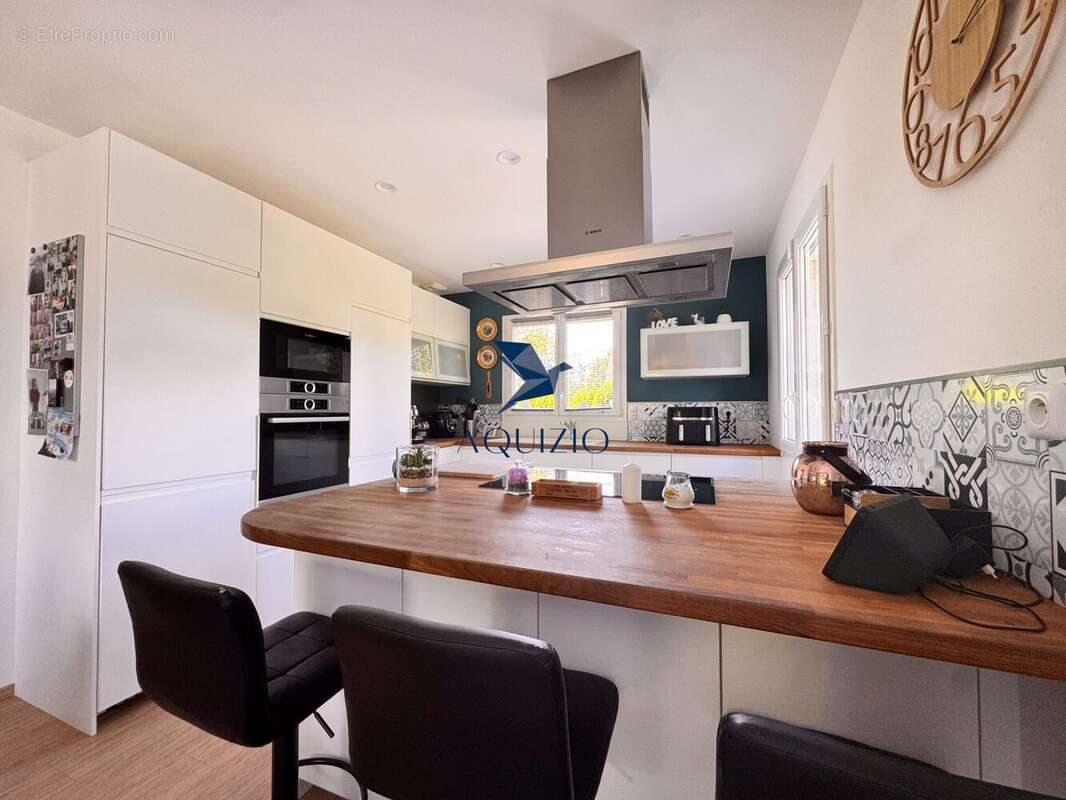 Maison à LA ROCHE-SUR-FORON