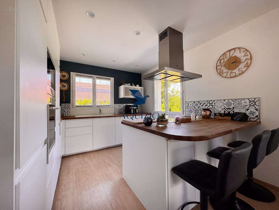 Maison à LA ROCHE-SUR-FORON