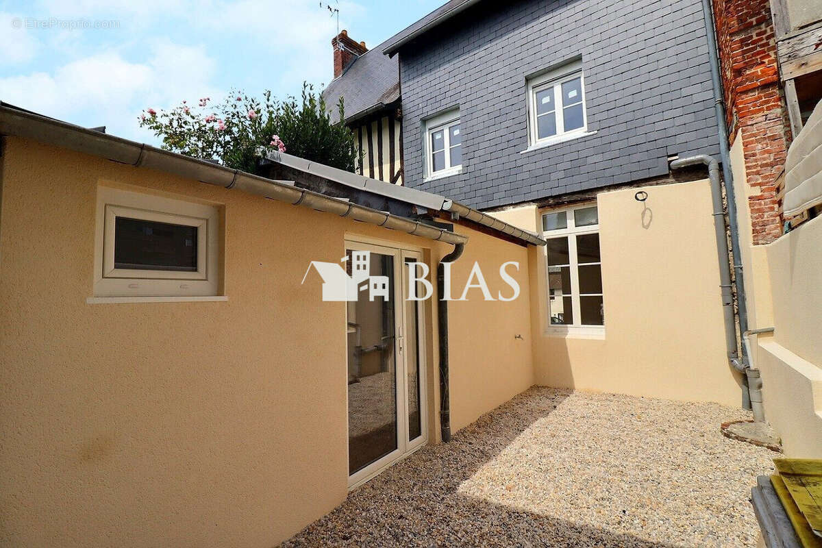 Maison à PONT-L'EVEQUE