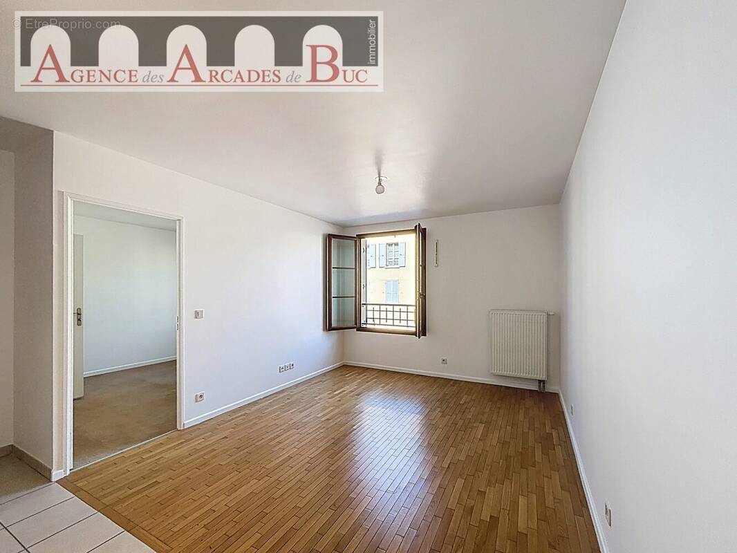 Séjour. - Appartement à BUC