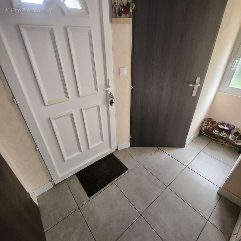 Entrée  - Maison à JOUDREVILLE