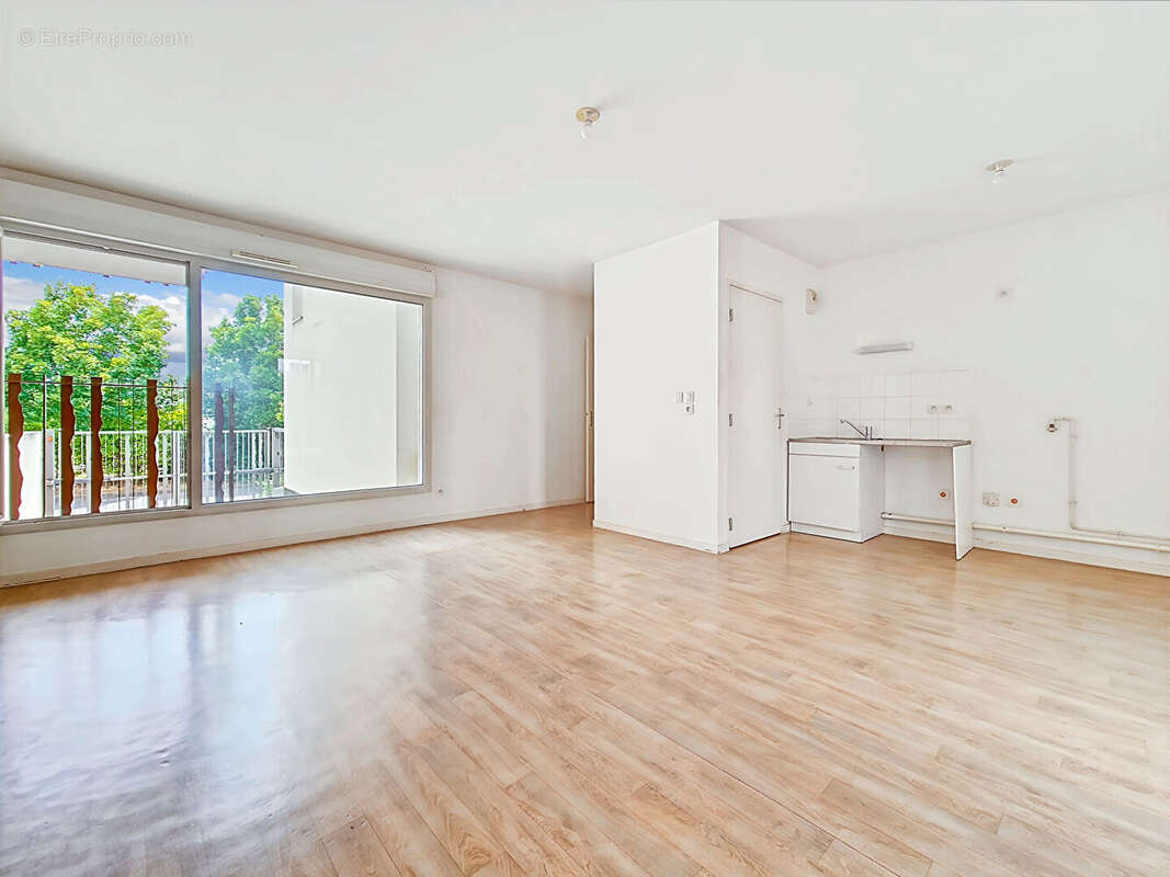 Appartement à LES PONTS-DE-CE