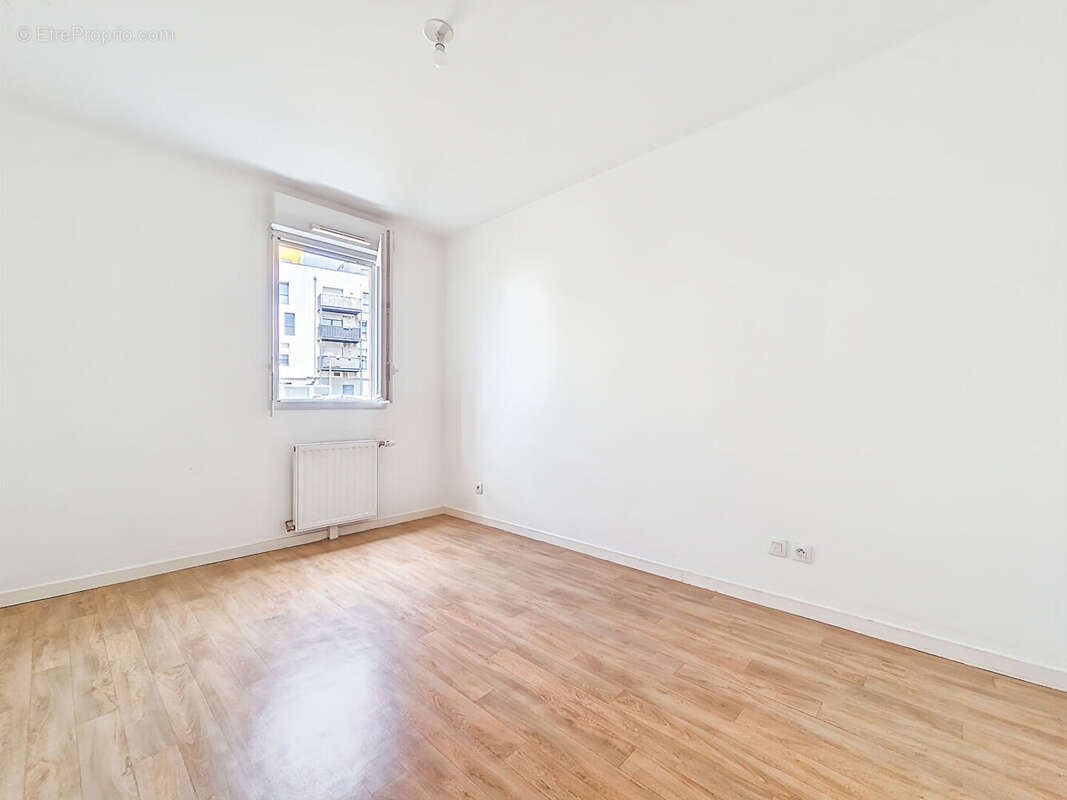 Appartement à LES PONTS-DE-CE