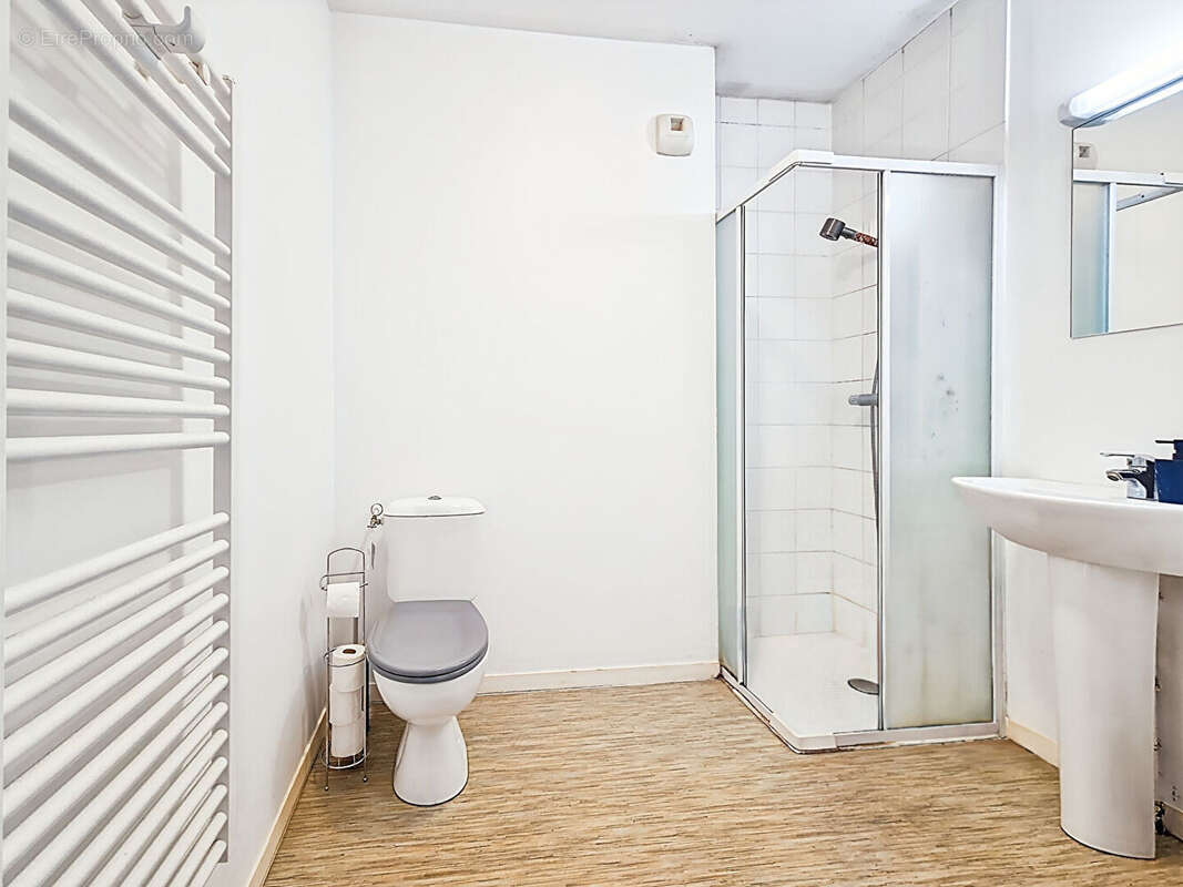 Appartement à LES PONTS-DE-CE