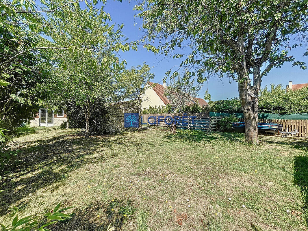 Terrain à SAINT-PIERRE-DU-PERRAY