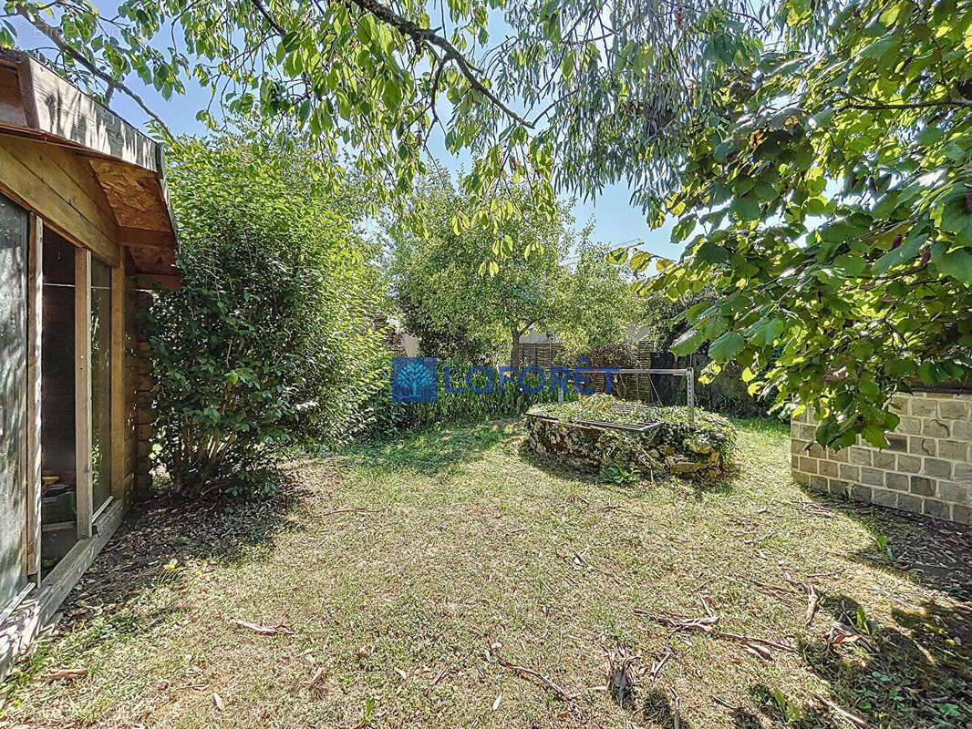 Terrain à SAINT-PIERRE-DU-PERRAY