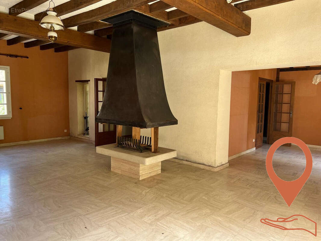 salon-salle à manger - Maison à CERNOY-EN-BERRY