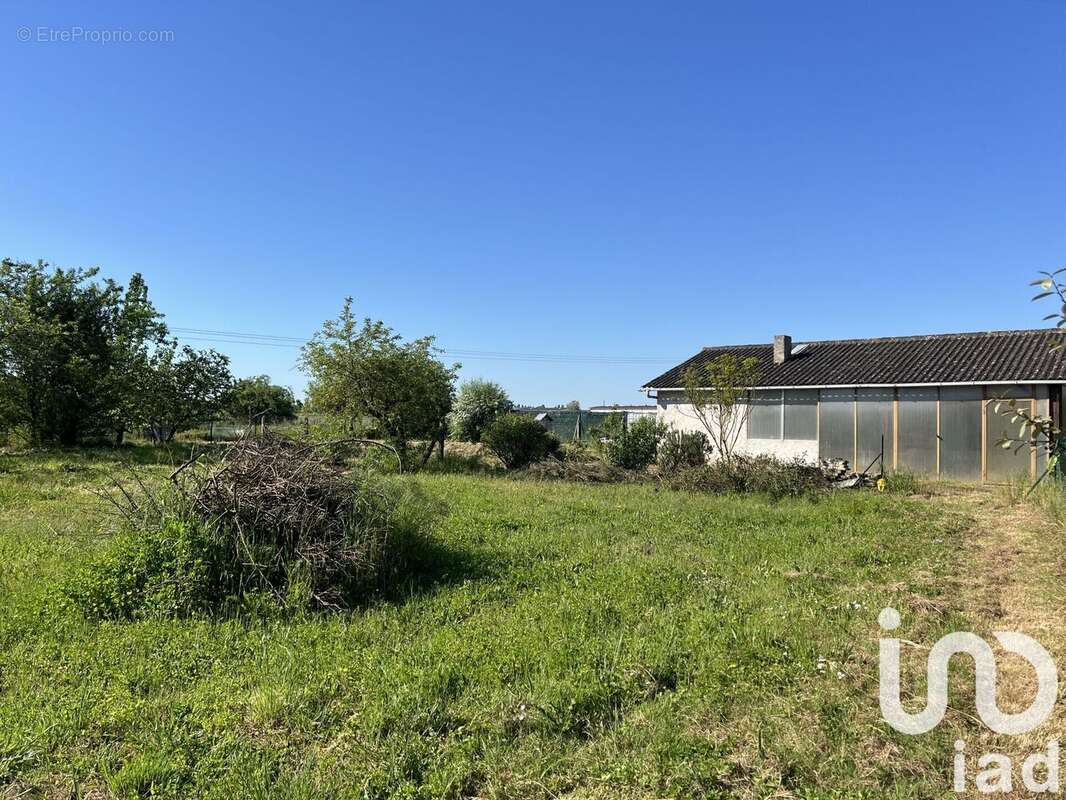 Photo 5 - Terrain à CHARGE