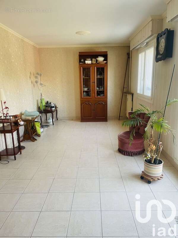 Photo 2 - Appartement à MAINVILLIERS