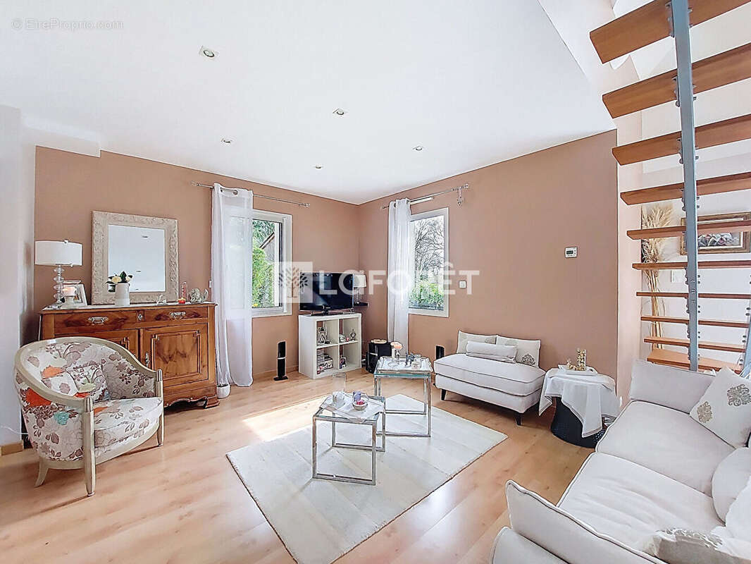 Maison à SAINT-LYPHARD