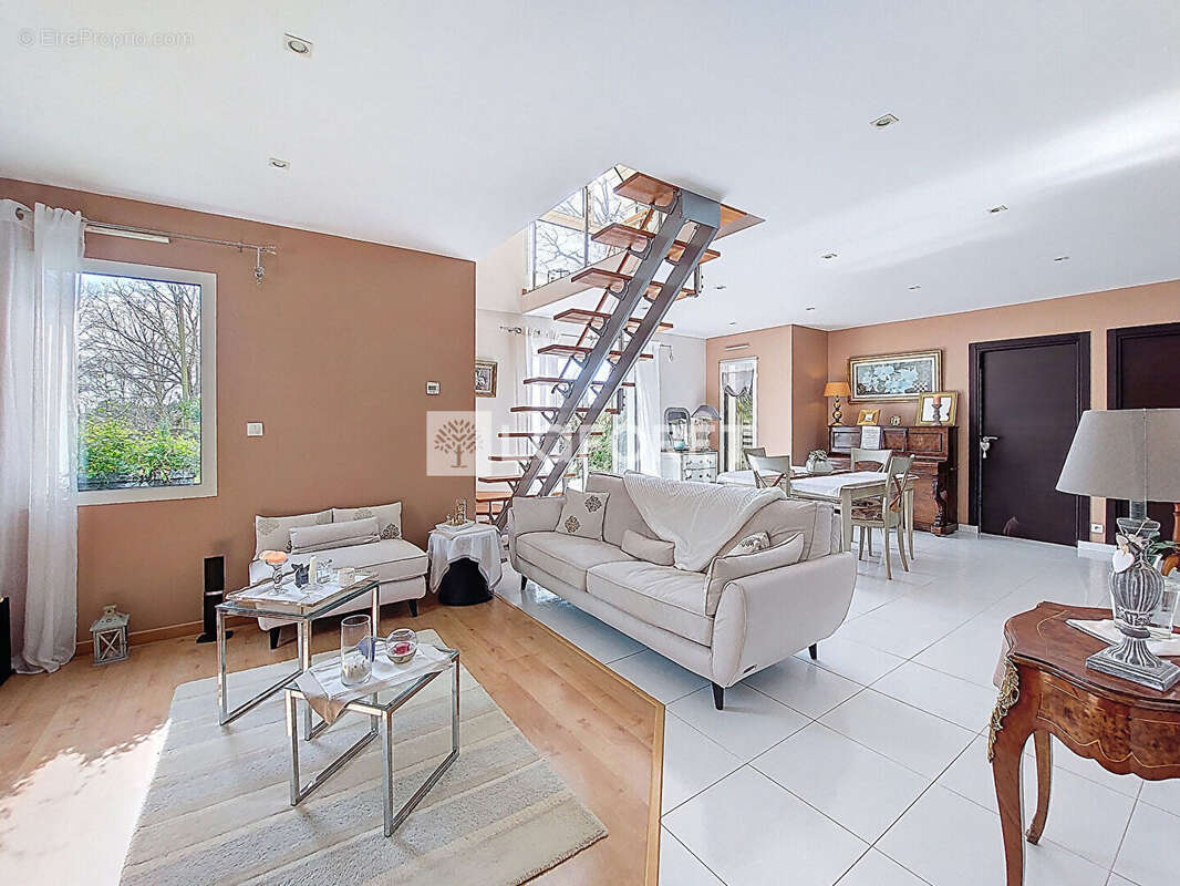 Maison à SAINT-LYPHARD