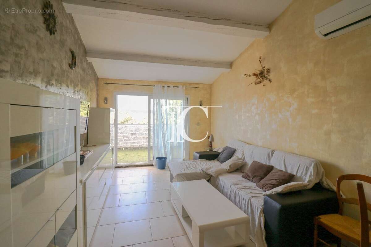 Maison à SAINT-ANDRE-DE-CRUZIERES