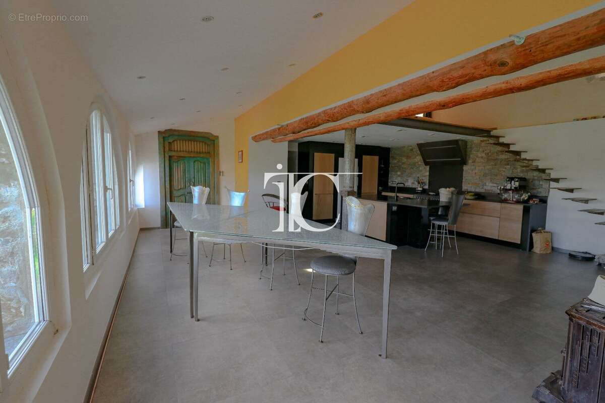 Maison à SAINT-PAUL-LE-JEUNE