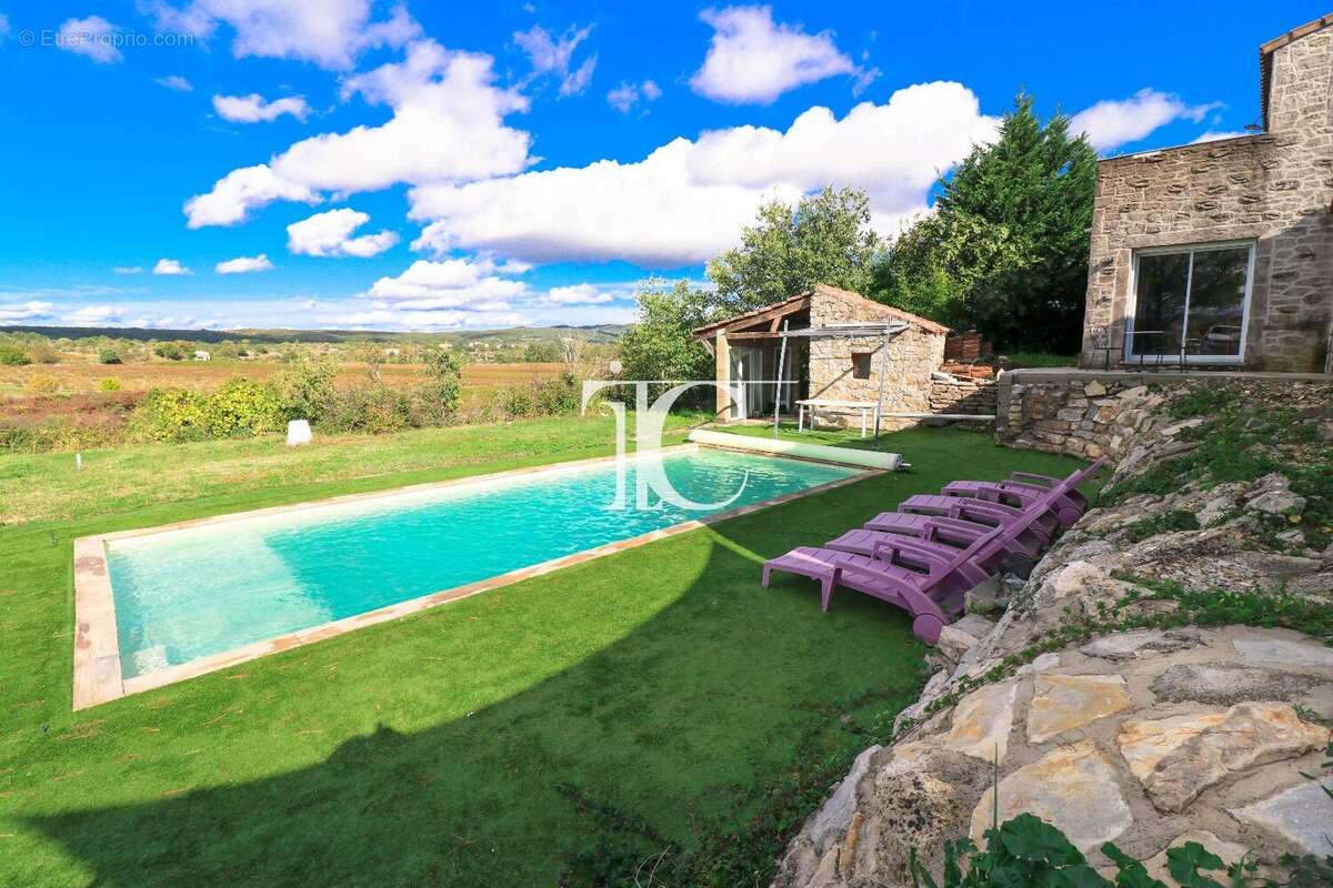 Maison à SAINT-PAUL-LE-JEUNE