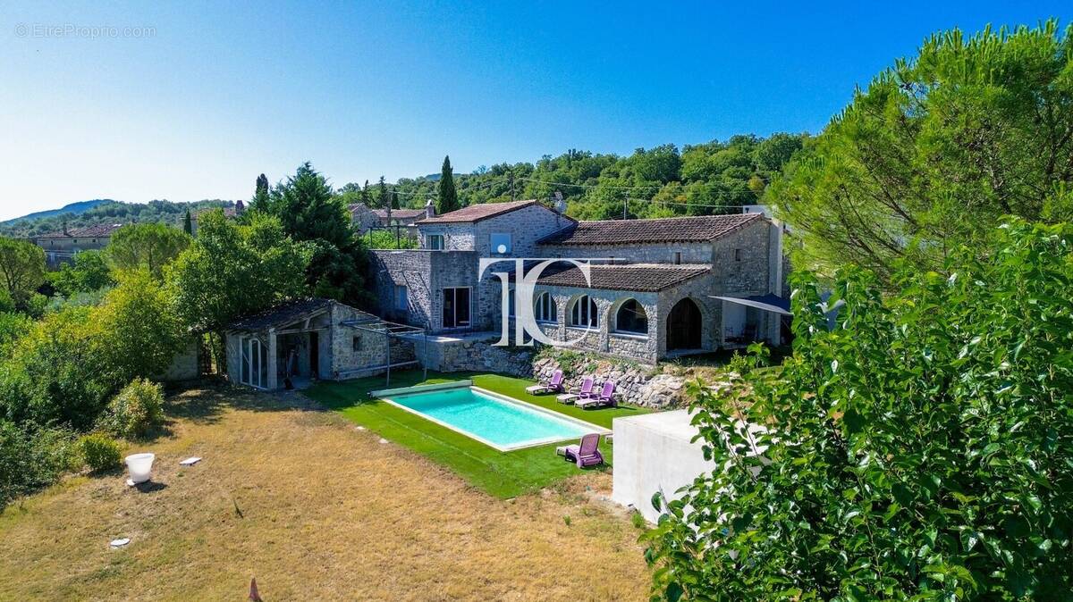 Maison à SAINT-PAUL-LE-JEUNE