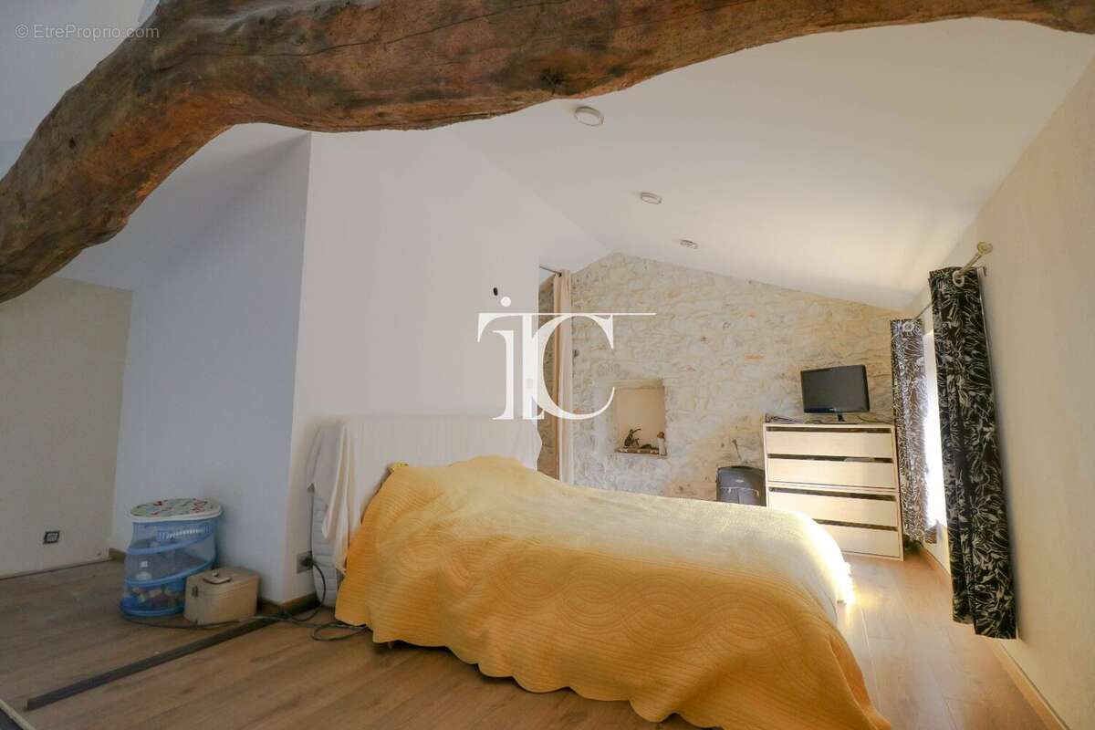 Maison à SAINT-PAUL-LE-JEUNE