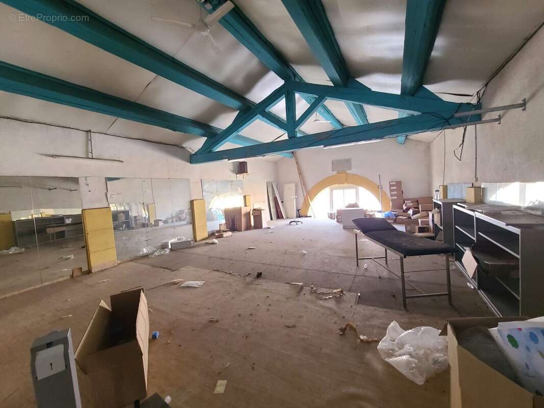 Commerce à SALON-DE-PROVENCE