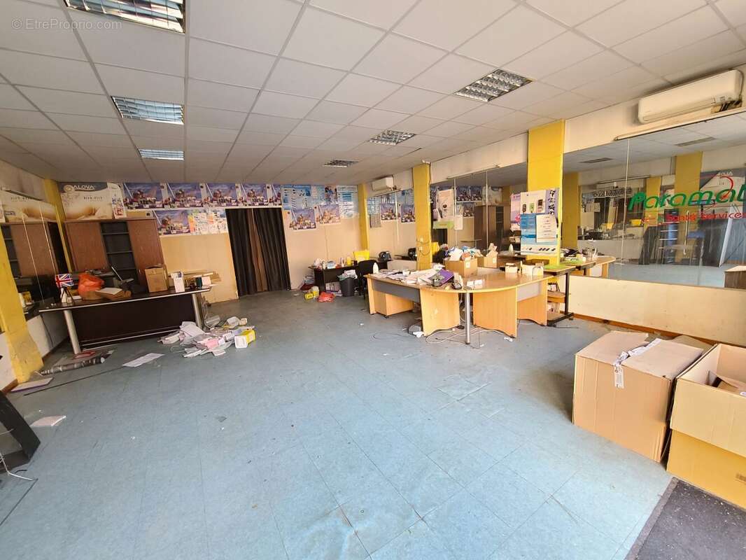 Commerce à SALON-DE-PROVENCE