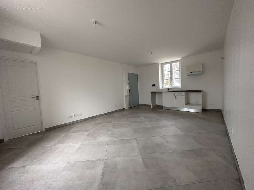 Appartement à SAINT-FARGEAU-PONTHIERRY