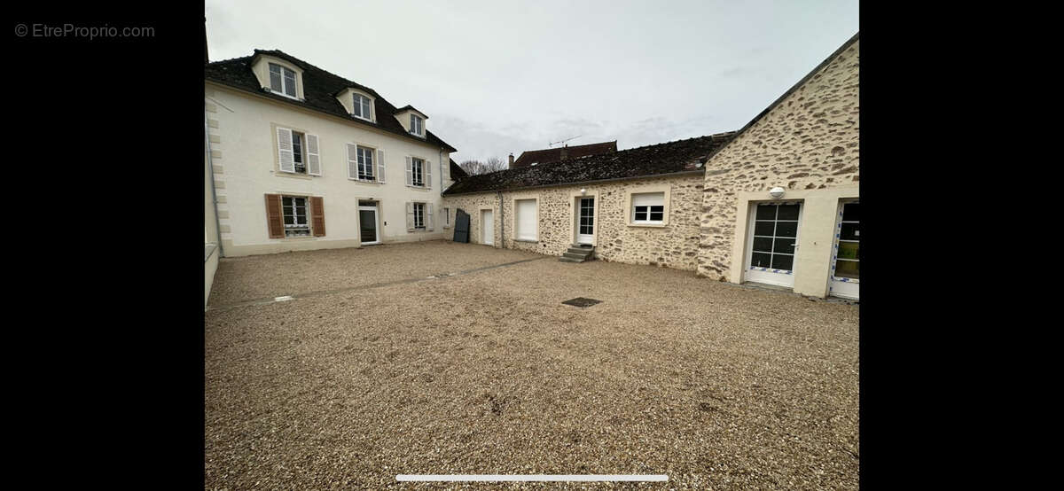 Appartement à SAINT-FARGEAU-PONTHIERRY