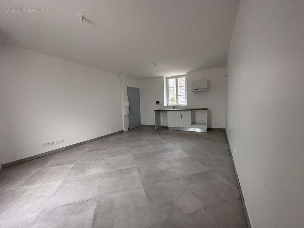 Appartement à SAINT-FARGEAU-PONTHIERRY