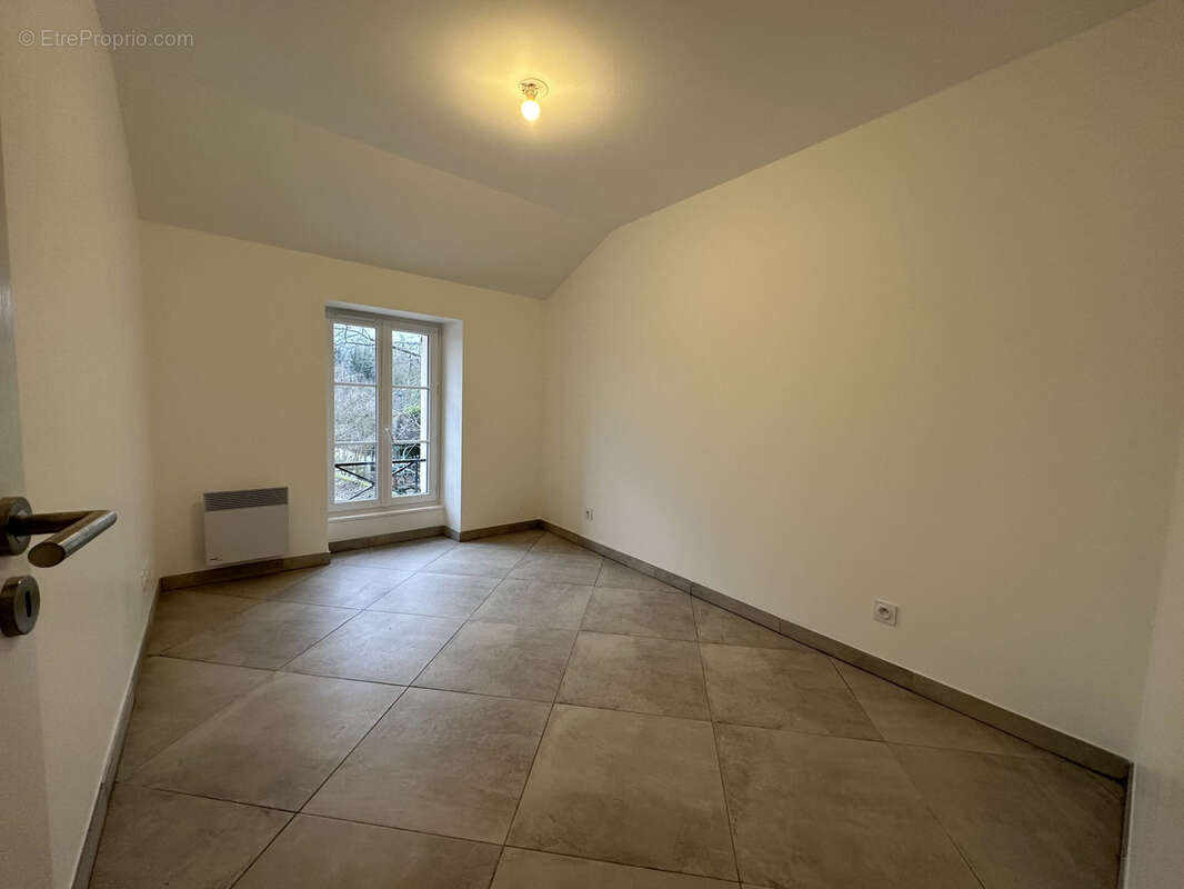 Appartement à SAINT-FARGEAU-PONTHIERRY