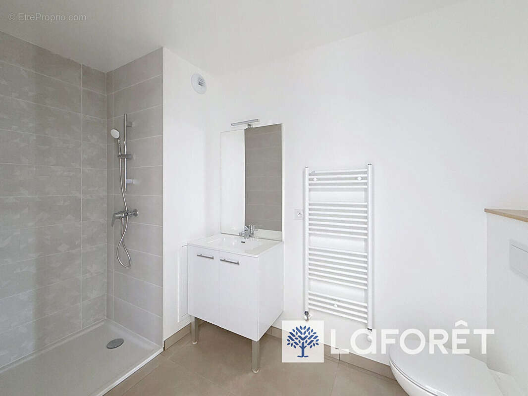 Appartement à L&#039;ISLE-D&#039;ABEAU