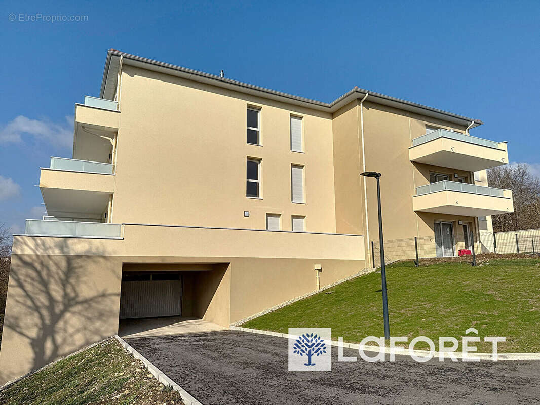 Appartement à L&#039;ISLE-D&#039;ABEAU