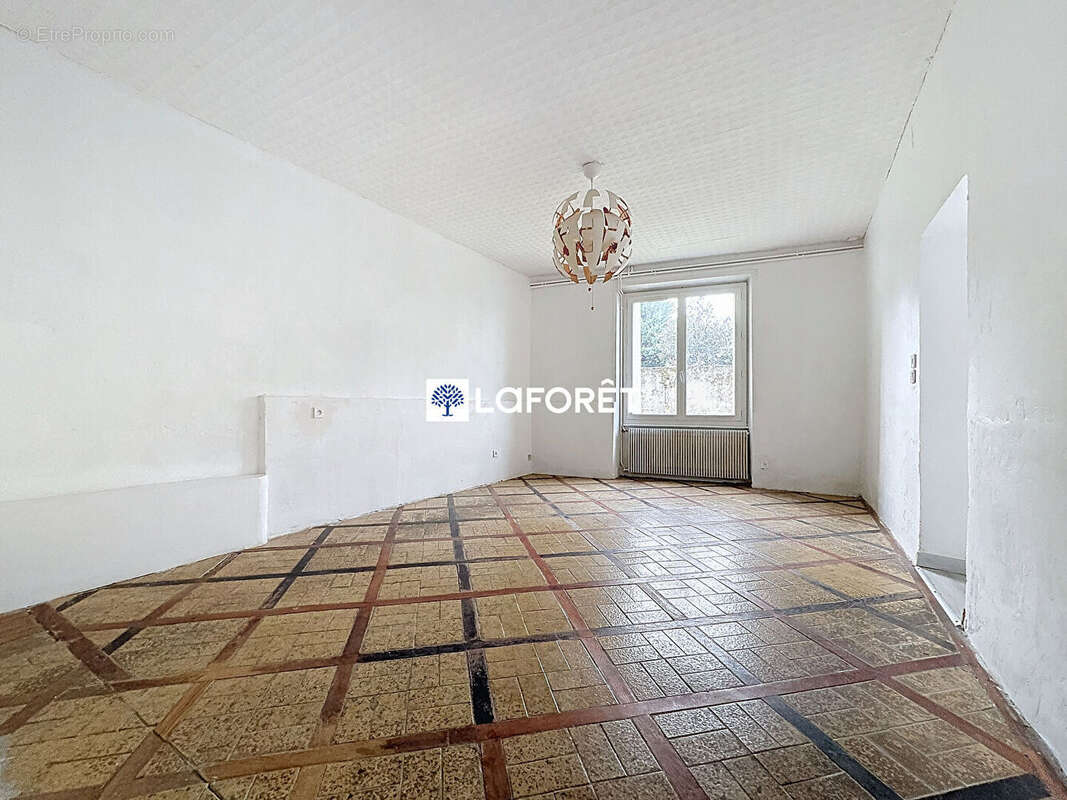 Maison à LES AVENIERES