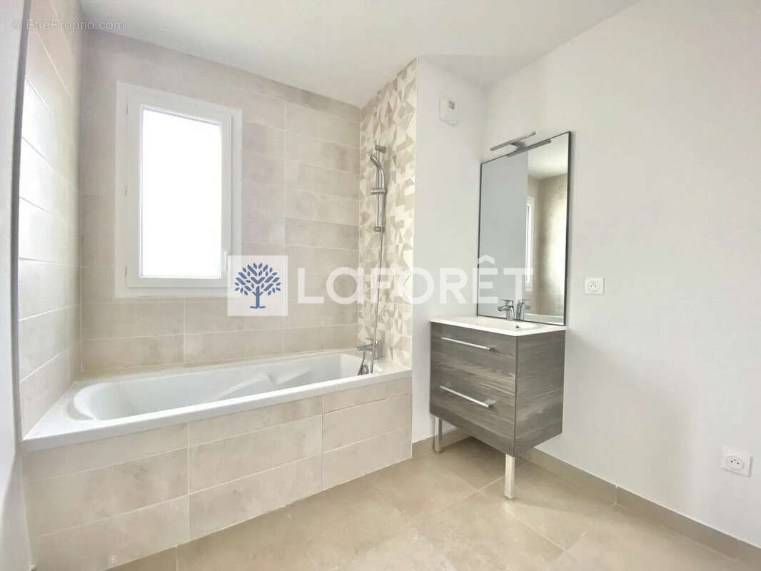 Appartement à BOURGOIN-JALLIEU