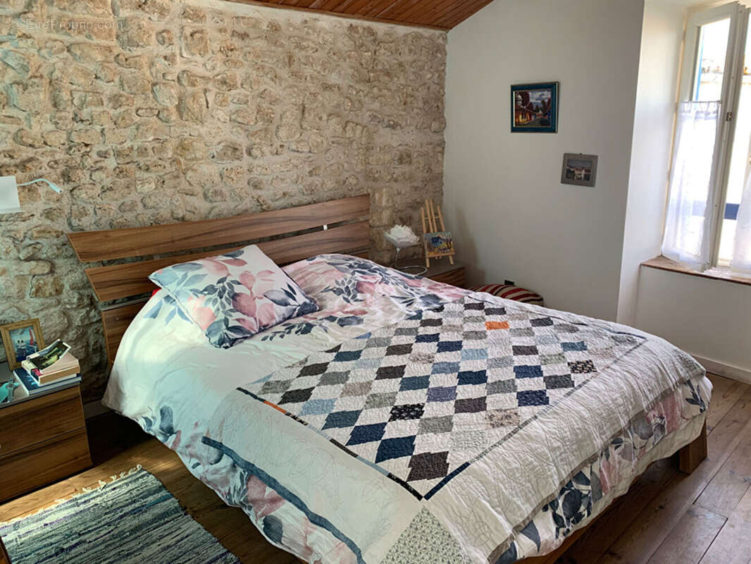 Maison à BOURCEFRANC-LE-CHAPUS