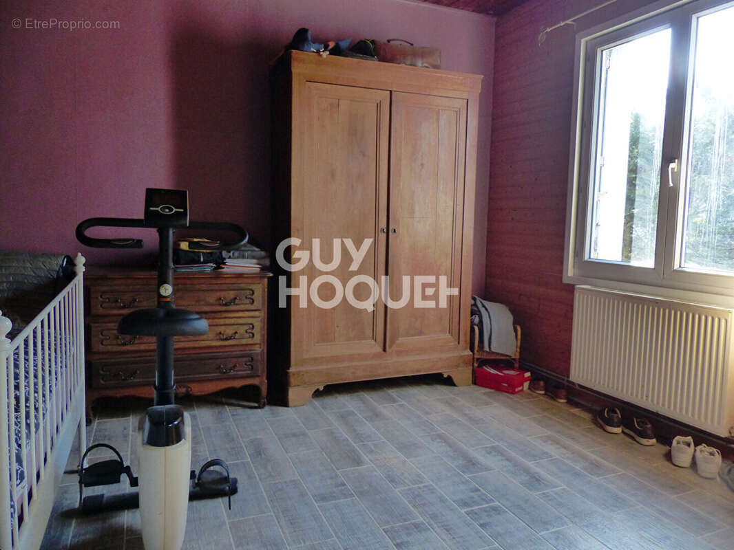 Maison à SAINT-MEDARD-DE-GUIZIERES