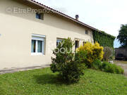 Maison à SAINT-MEDARD-DE-GUIZIERES
