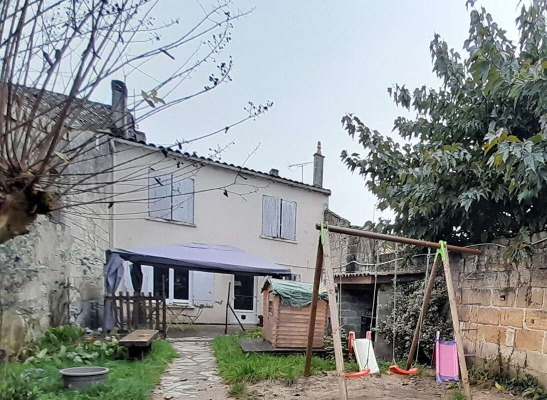 Maison à CASTILLON-LA-BATAILLE