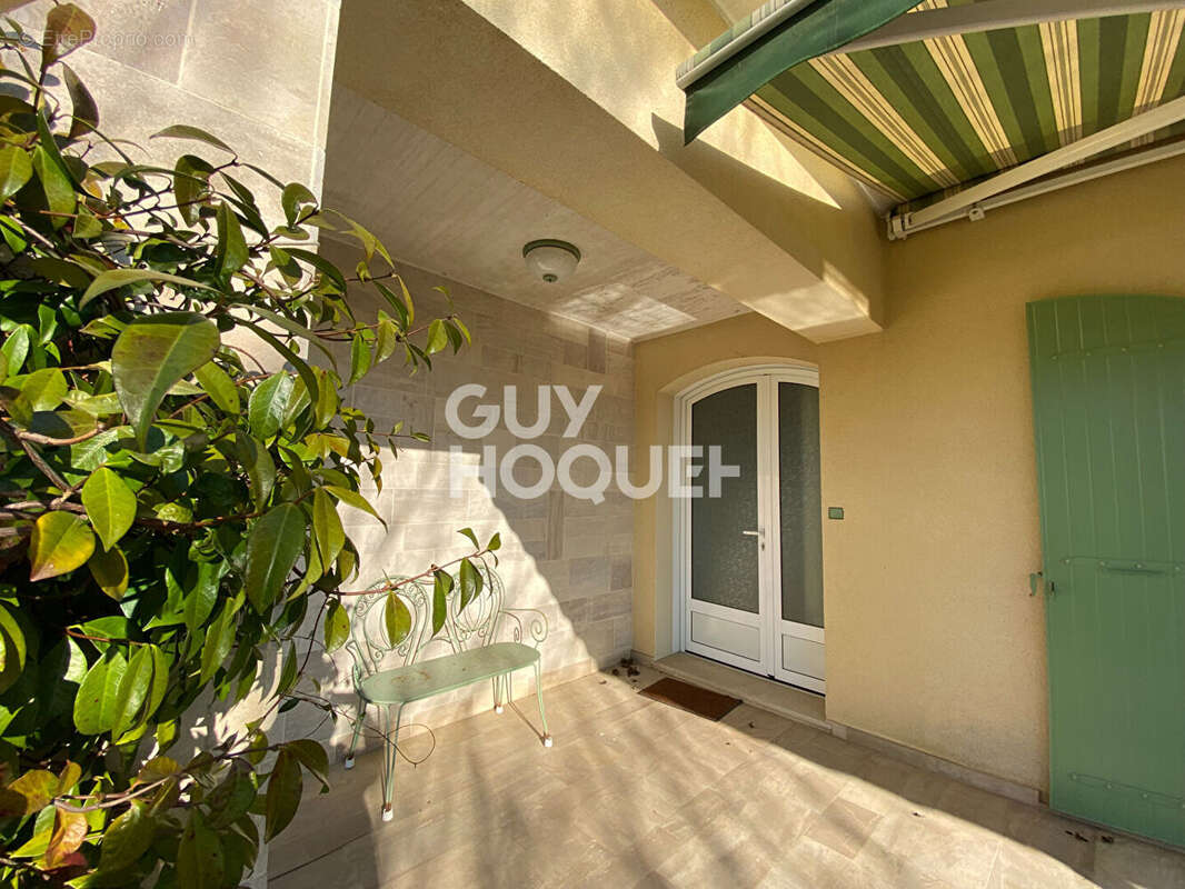 Maison à SAINT-EMILION