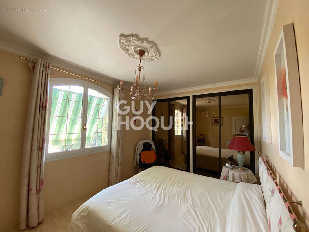 Maison à SAINT-EMILION