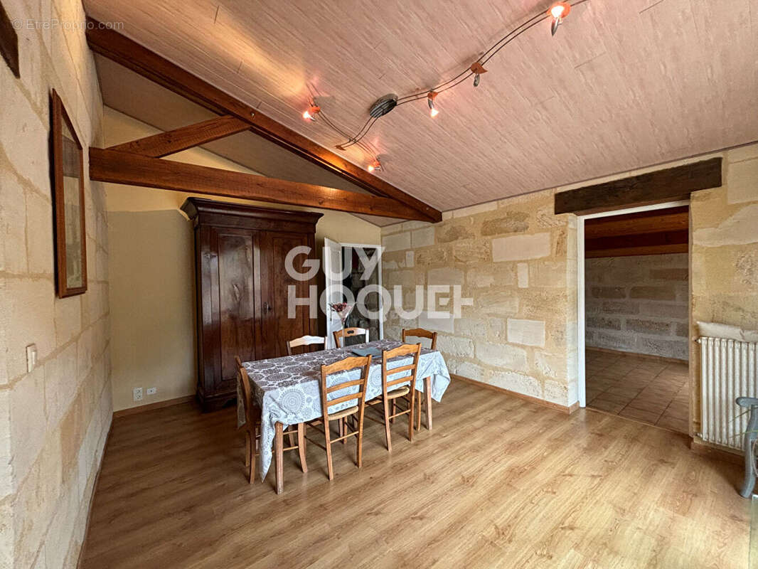 Maison à LES ARTIGUES-DE-LUSSAC