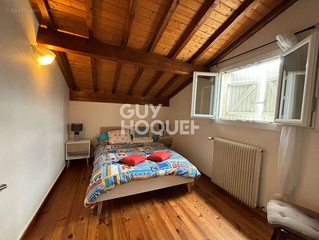 Maison à LES ARTIGUES-DE-LUSSAC