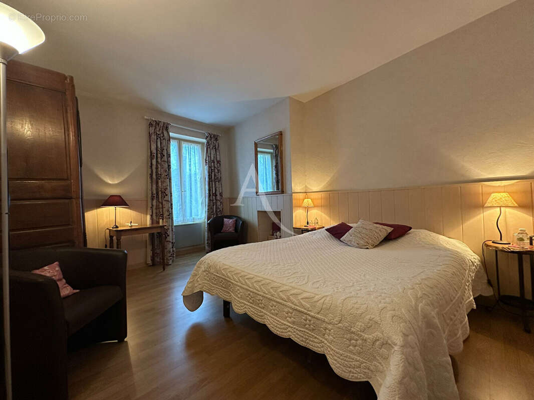 Maison à MEHUN-SUR-YEVRE