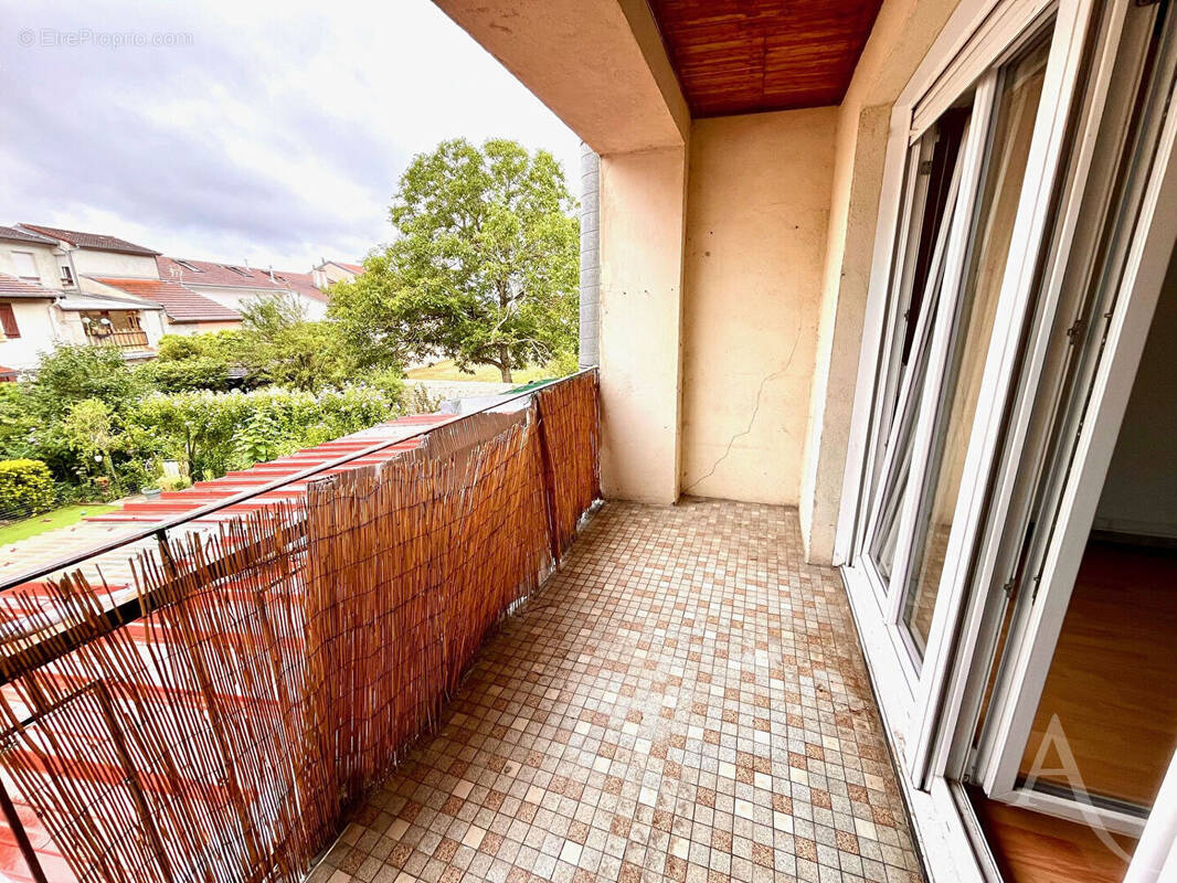 Appartement à ENNERY