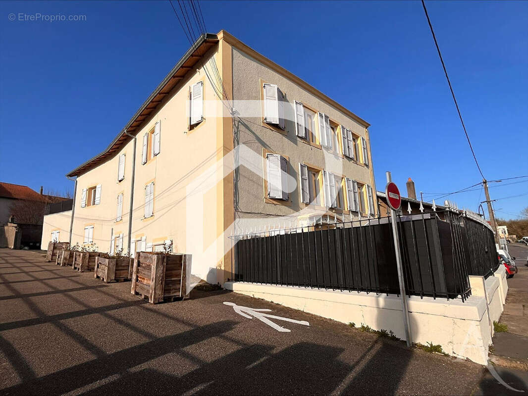 Appartement à VERNY