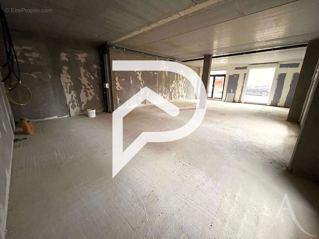 Commerce à MAIZIERES-LES-METZ