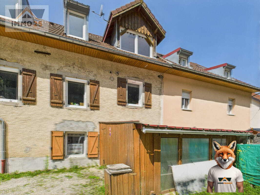 Appartement à LA CLUSE-ET-MIJOUX